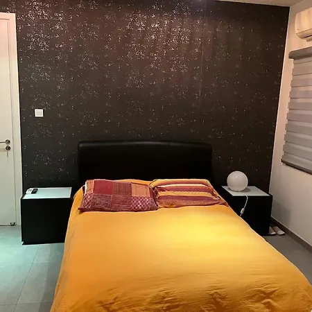 Feel At - Modern 2-bedroom Flat With Pool By The Sea Διαμέρισμα *