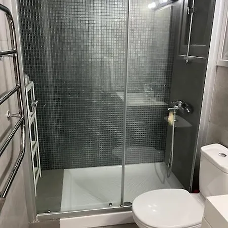 Feel At - Modern 2-bedroom Flat With Pool By The Sea Lägenhet Limassol