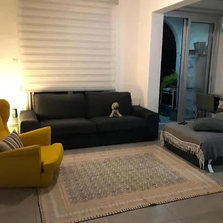 Feel At - Modern 2-bedroom Flat With Pool By The Sea Limassol