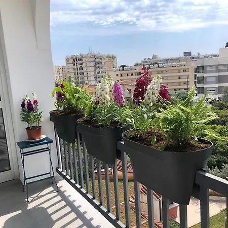 Feel At - Modern 2-bedroom Flat With Pool By The Sea * Limassol